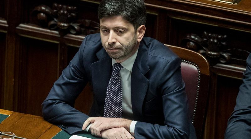 Esposto contro il governo: "Uccisi malati in terapia intensiva" - Il Paragone