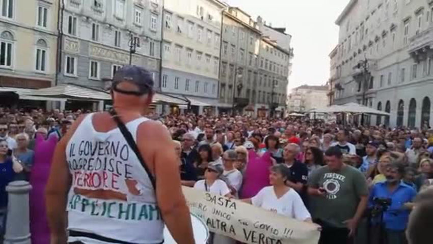 Proteste a Trieste del 23-07-2021 contro dittatura sanitaria, parte 2. Covid creato per i vaccini - PeerTube.it