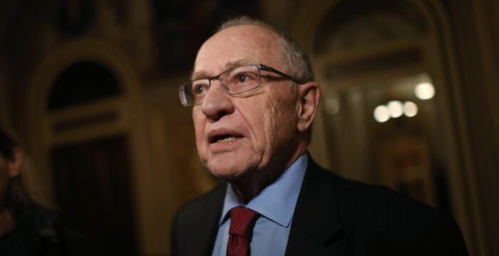 Alan Dershowitz: la causa di Trump contro Twitter «scuoterà notevolmente le cose» | Epoch Times Italia