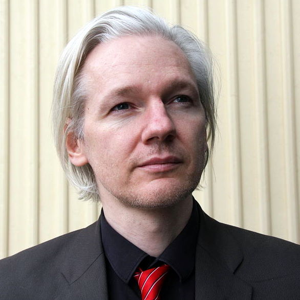 In una lettera dal carcere Assange sbeffeggia Re Carlo III d’Inghilterra - L'INDIPENDENTE